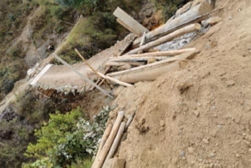 Colapsó puente Siguibal y aisla a cuatro sectores del distrito