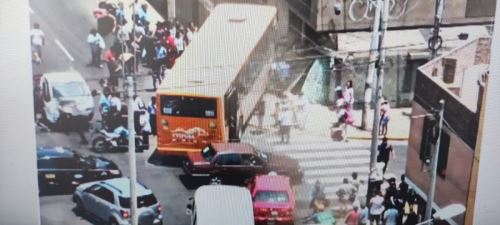 Accidente De Bus De Transporte P Blico En Lince Dej Un Fallecido Y