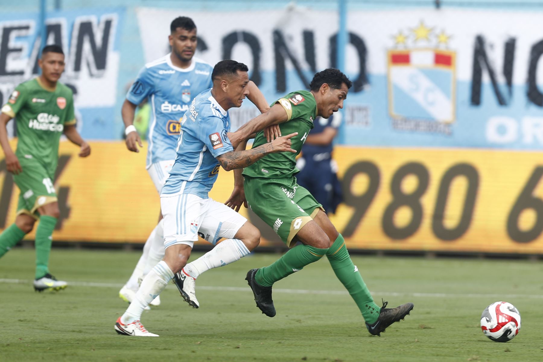 Sporting Cristal Derrota A Sport Huancayo Y Sigue En La Lucha Por