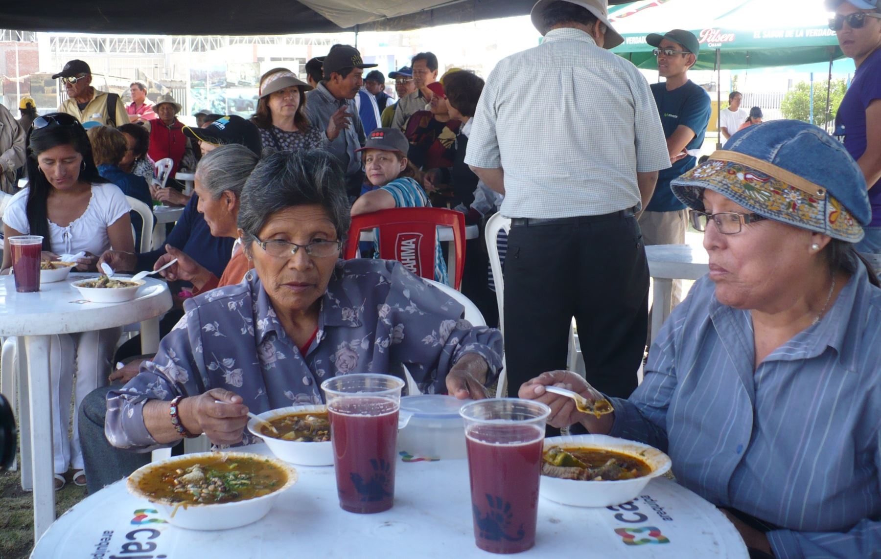 Reparten más de 500 raciones del tradicional chaque en Arequipa