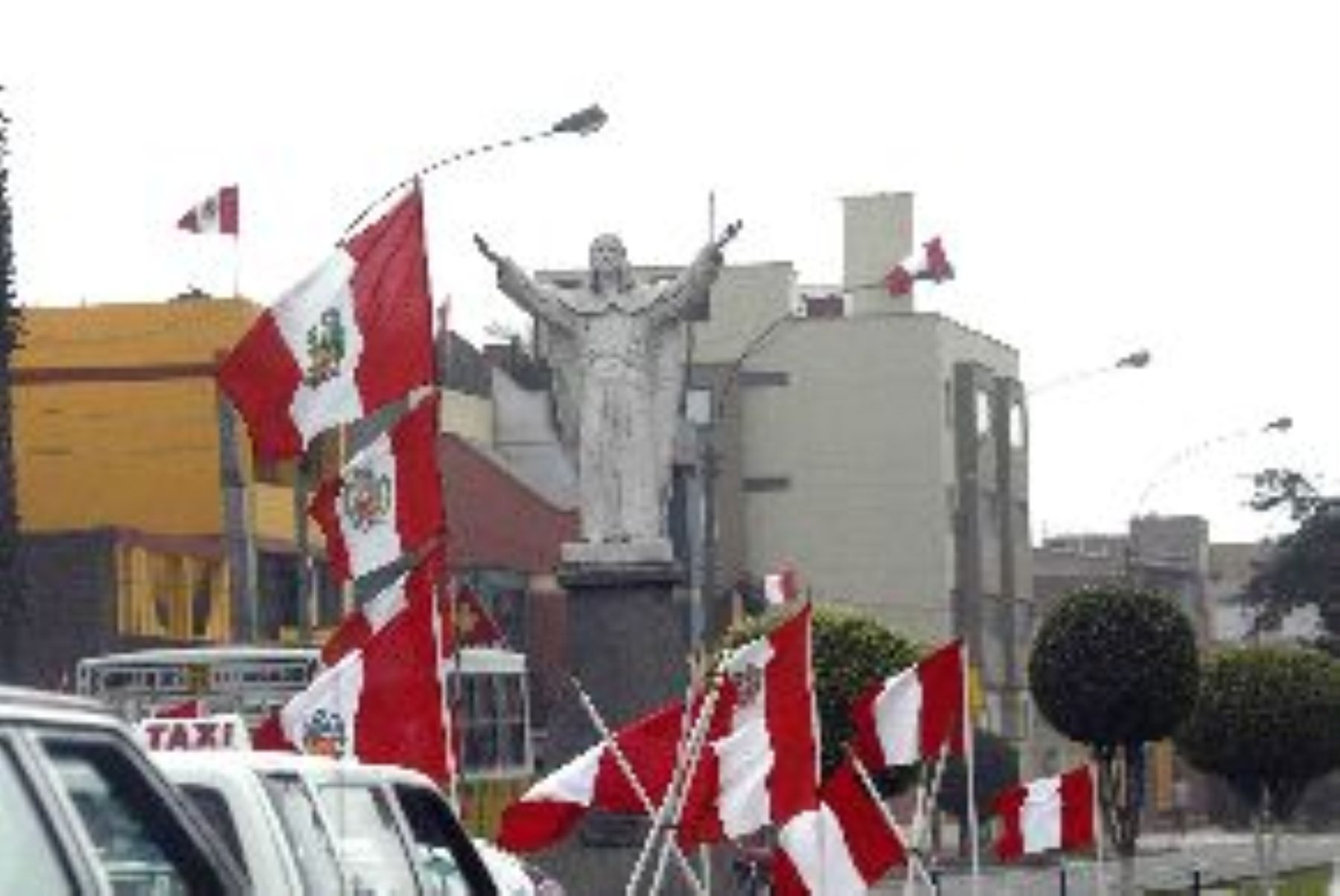 Proponen colocar banderas de Perú en viviendas y oficinas en rechazo al