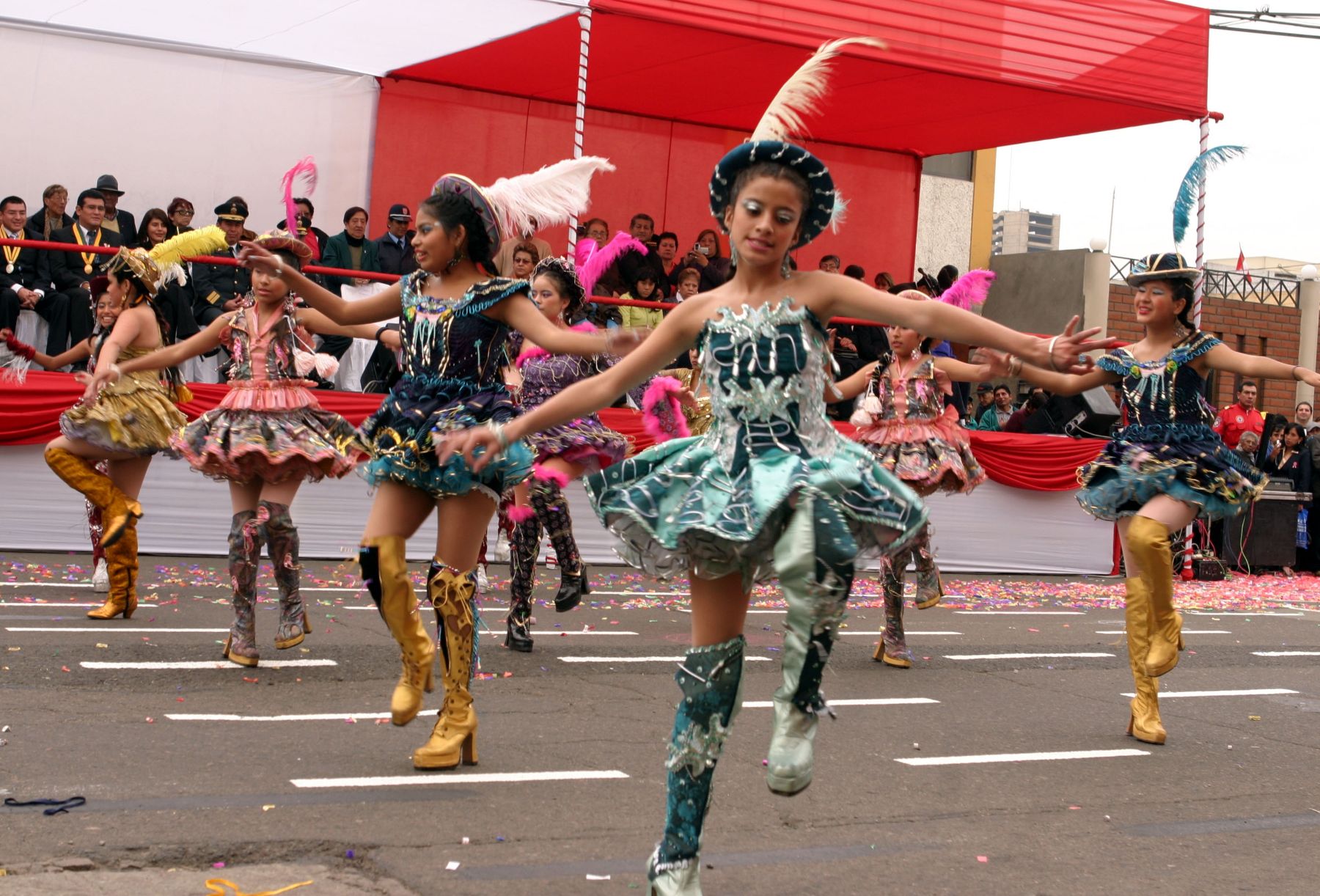 Cada Vez M S Colegios Celebran Fiestas Patrias Con Actividades C Vico