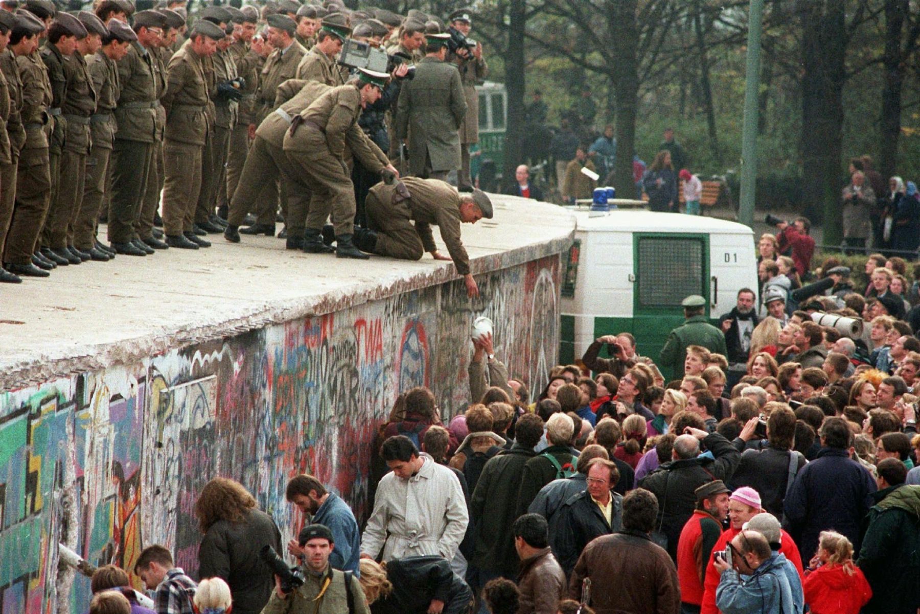 Alemania logra su reunificación formal un 3 de octubre Noticias