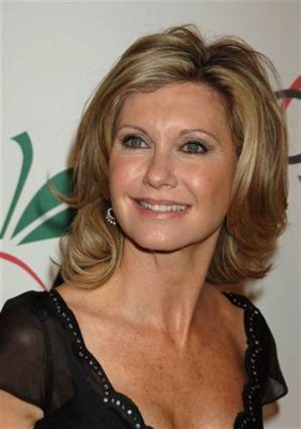 50 and older celebrity ladies that can still seduce (36 photos)