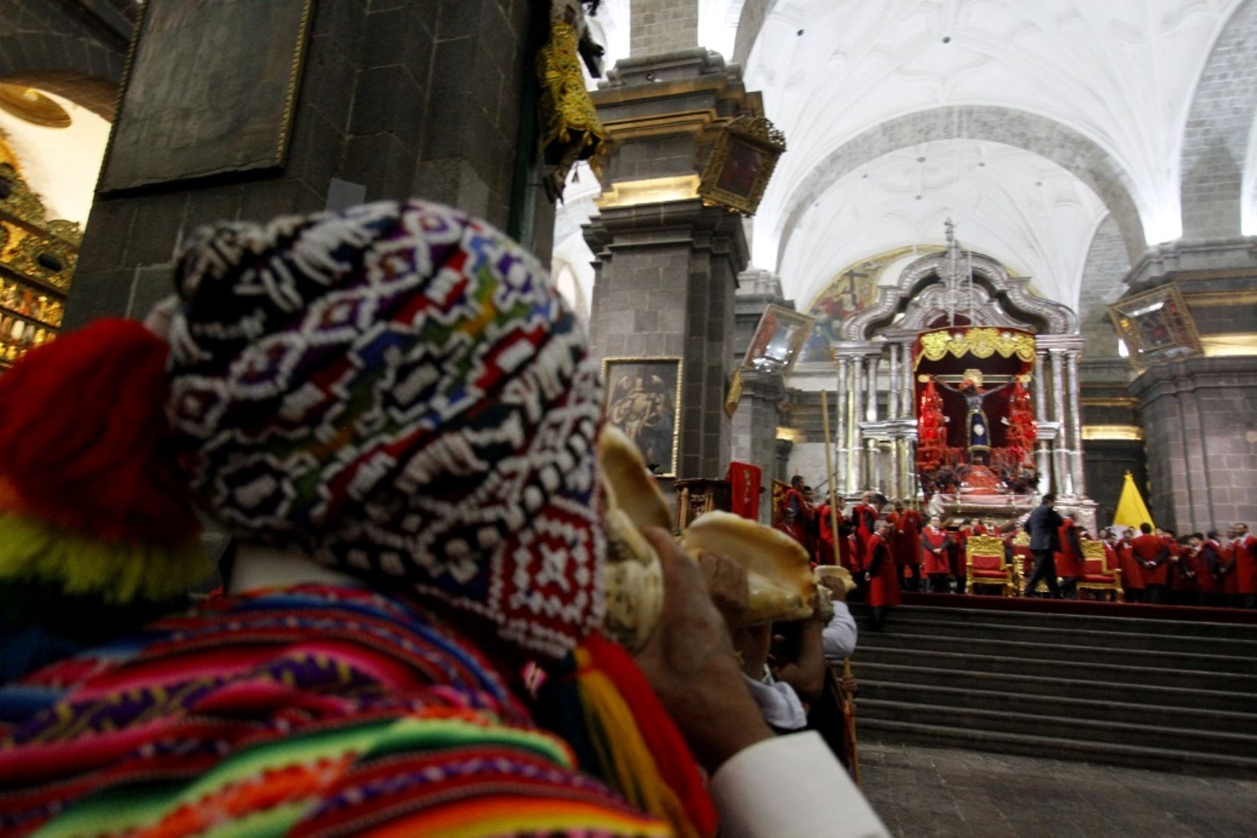 El Señor de Los Temblores en la Semana Santa en Cusco