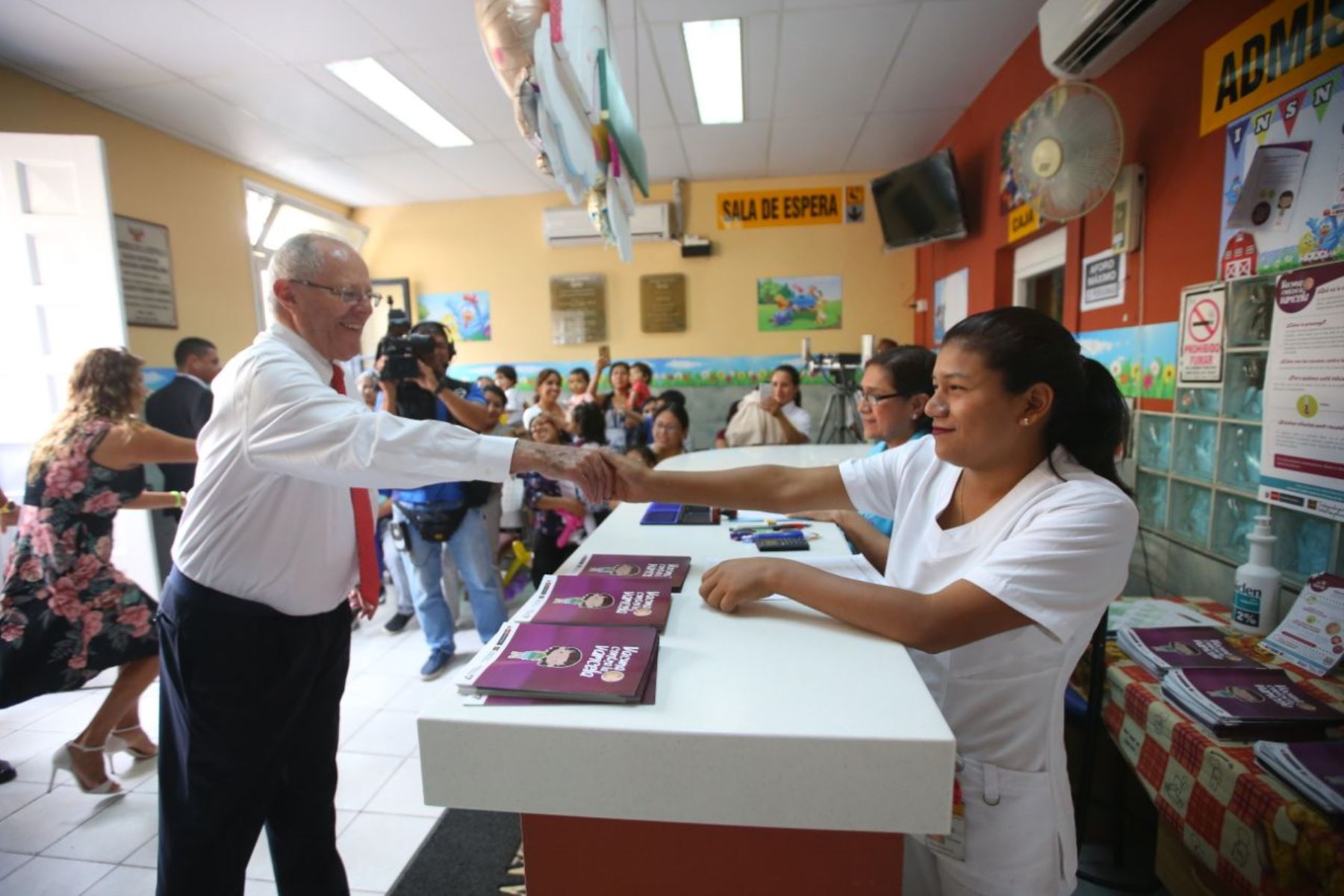 Kuczynski participa de campaña de vacunación contra la varicela
