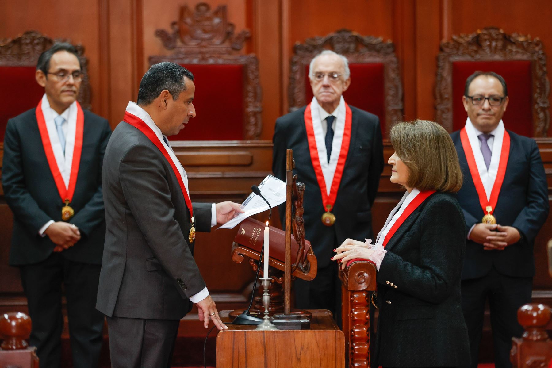 Francisco Morales juró como presidente del Tribunal Constitucional