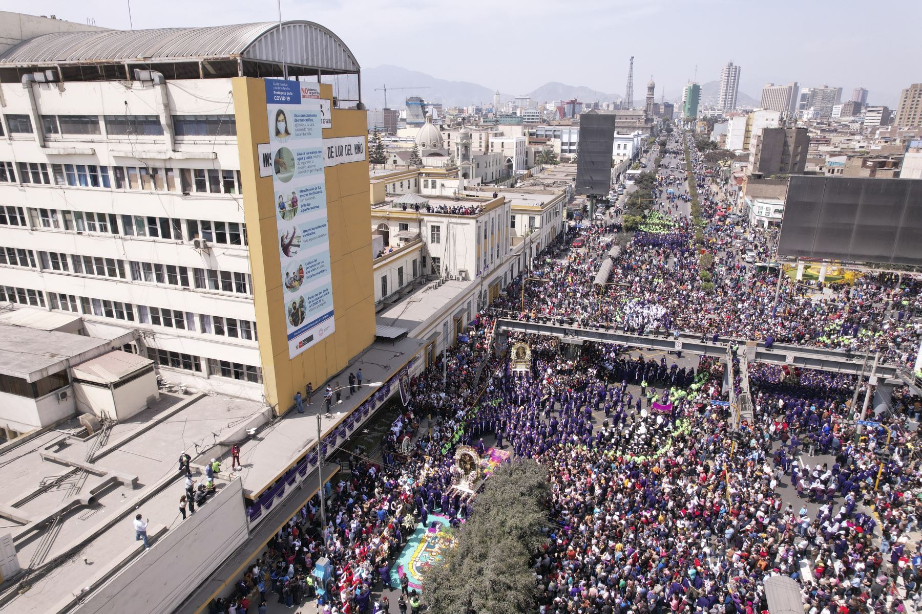 Se Or De Los Milagros Inicia Su Tercer Recorrido Procesional Del A O