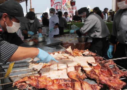 Festival de Chancho al Palo de Huaral se ha convertido en una importante actividad gastronómica.