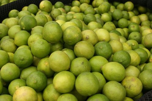 Superalimentos peruanos infaltables en la dieta escolar.