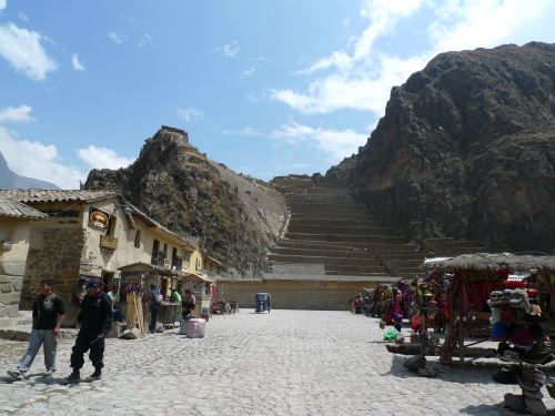 Ollantaytambo un parque arqueológico que simboliza la cultura Inca.