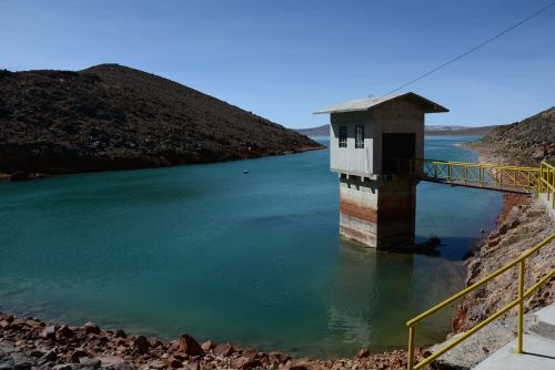 ANA aumenta la descarga de agua liberada de la represa Pasto Grande para abastecer la agricultura de Arequipa.