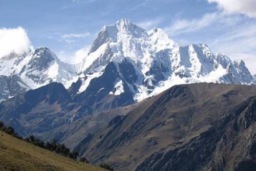 La montaña Yerupajá forma parte de la Cordillera Huayhuash, en Áncash. Foto: enperu.org