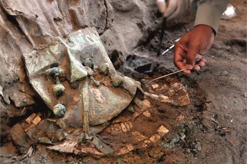 El director del Museo Brüning, Carlos Wester La Torre, garantizó la conservación de todas las joyas del ajuar funerario de la Sacerdotisa de Chornancap.