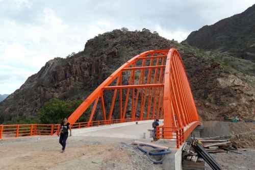 Nuevo puente integrará a localidad de Calemar con la región La Libertad.