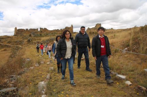 Ministra de Cultura, Patricia Balbuena, visitó complejo arqueológico Marcahuamachuco.