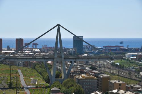 Vista general del puente Morandi