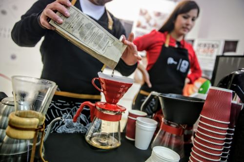 Día Del Café Peruano Así Se Cultiva Y Procesa El Café De Alta Calidad News Andina Peru