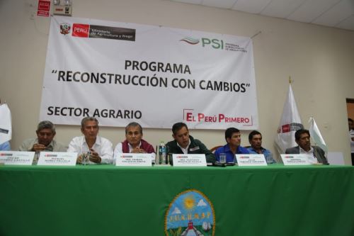 Ministro de Agricultura, Gustavo Mostajo, se reunió con agricultores de Piura.