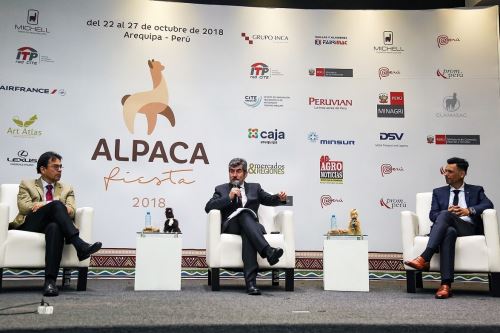 Titular del Mincetur, Roger Valencia, presentó Alpaca Fiesta 2018 que se realizará en Arequipa.