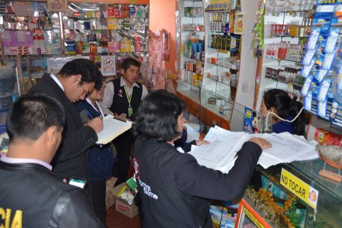 Autoridades clausuraron cinco boticas informales y clandestinas en Huancán.