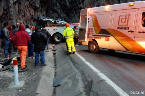 Heridos del accidente de tránsito en la carretera Central fueron trasladados a hospitales cercanos.