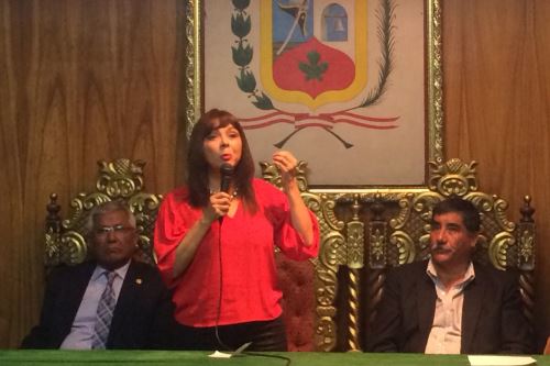 Ministra Liliana La Rosa anunció que el Gobierno apoyará lucha contra la anemia en Arequipa.