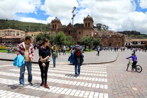 El perímetro de la plaza de Armas de Cusco es solo para uso peatonal.