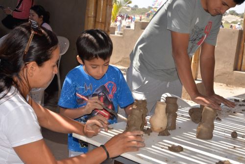 Museo de Sitio Chotuna-Chornancap ofrece talleres de moldeado y modelado en arcilla.