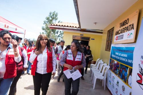 La ministra Liliana La Rosa visitó el tambo Ancarpata del Programa Nacional PAIS, ubicado en el distrito Huamanguilla, región Ayacucho.