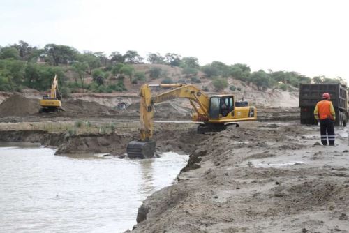 Minagri acelera trabajos de reconstrucción en regiones Tumbes, Piura y Lima.