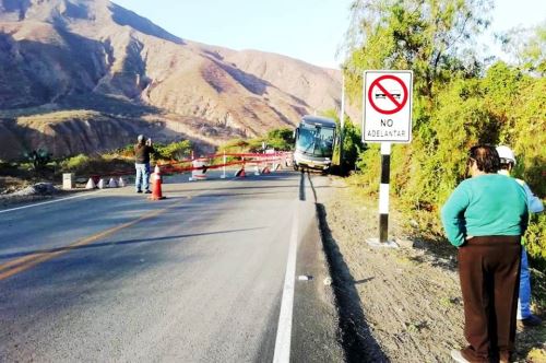 Falla geológica provocó el colapso de 70 metros de la carretera Cajamarca-Ciudad de Dios, en el sector Zapotal.
