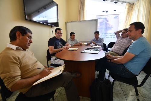 Expertos franceses visitaron las instalaciones del OVI de Arequipa para evaluar trabajos de cooperación.