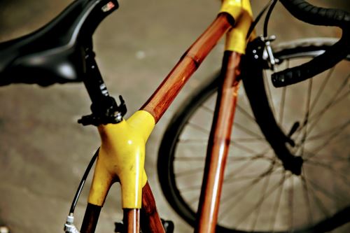 Bicicleta de bambú