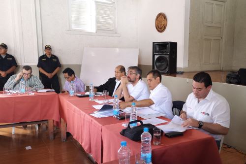 Ministro de Agricultura, Gustavo Mostajo, encabeza la comitiva del Ejecutivo que arribó a San Ramón.