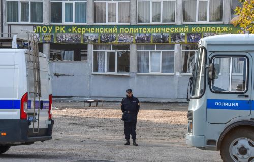 Policía vigila el instituto de Kerch