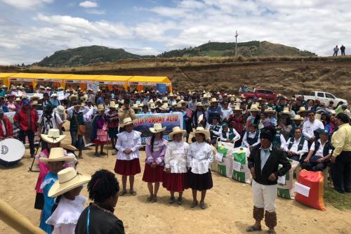 Productores de diversos centros poblados de Cajamarca participaron de ceremonia.