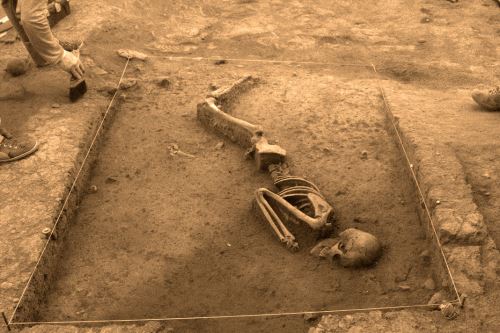 El segundo cuerpo fue encontrado en posición extendida lateral.