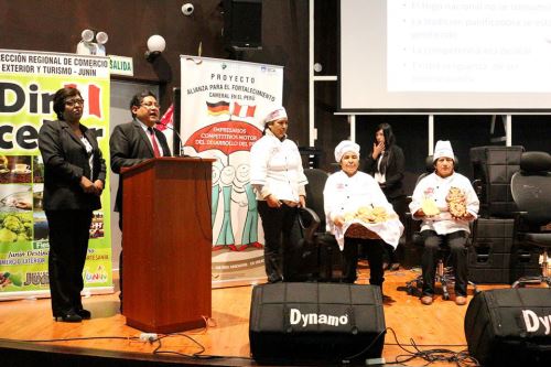 Premio reconoció el esfuerzo de las mujeres panaderas que elaboraron 14 variedades de panes.