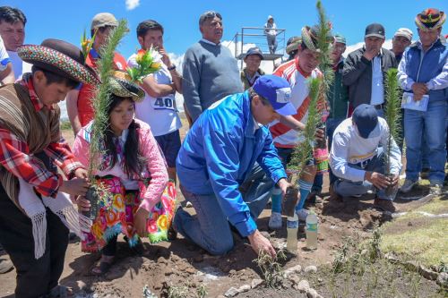 El proyecto contempla construcción de diques y cercado de pastizales para la cosecha de agua.