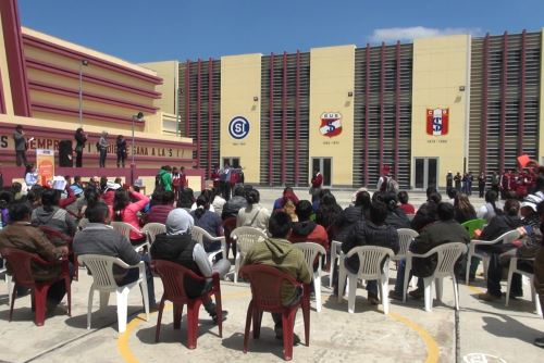 Minedu lanzó campaña 'Sácale tarjeta roja a la violencia' en Junín.