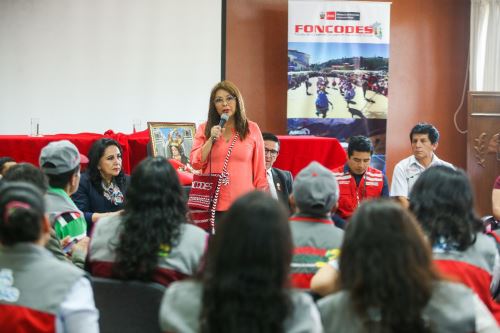 La ministra Liliana La Rosa se reunió con representantes de los núcleos ejecutores de Foncodes de La Libertad.