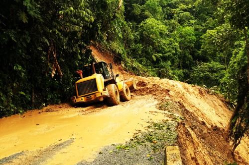 Las lluvias han provocado deslizamientos que han bloqueado la carretera de acceso a Pozuzo y Codo de Pozuzo.