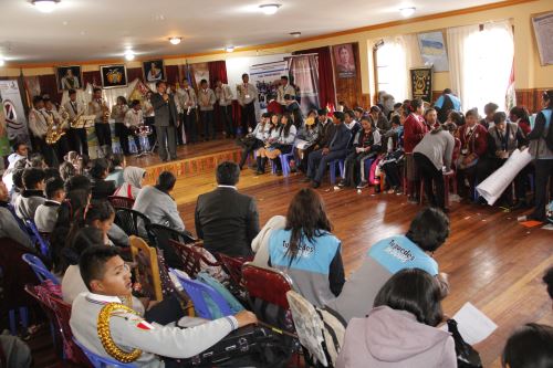Encuentro Binacional escolar se desarrolló en Desaguadero, Bolivia.
