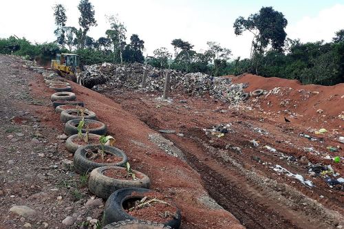 OEFA pide a municipios presentar sus programas de reconversión de residuos sólidos.