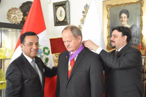 Gobierno peruano impuso la Orden al Mérito por Servicios Distinguidos, en el grado de Comendador, a Jerzy “Yurek” Majcherczyk.