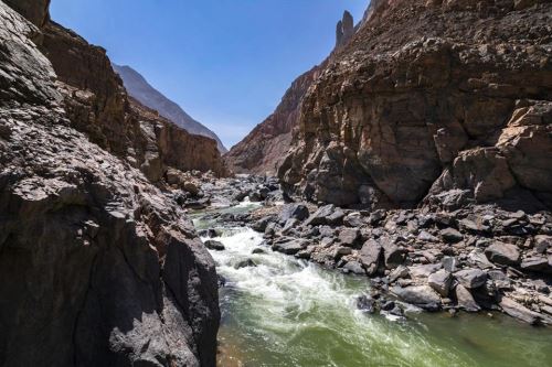 Río Colca está ubicado en el valle del Colca, uno de los principales atractivos turísticos de la región Arequipa.