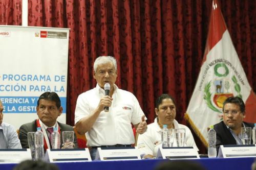 El presidente ejecutivo de Devida, Rubén Vargas, acompañó al jefe del Gabinete, César Villanueva, en taller de inducción para alcaldes electos de Huánuco.