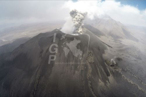 El vuelo del dron duró 25 minutos y en ese preciso momento ocurrió la actividad eruptiva.