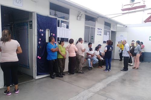 La población de Trujillo acude de forma masiva a sus metas de votación.